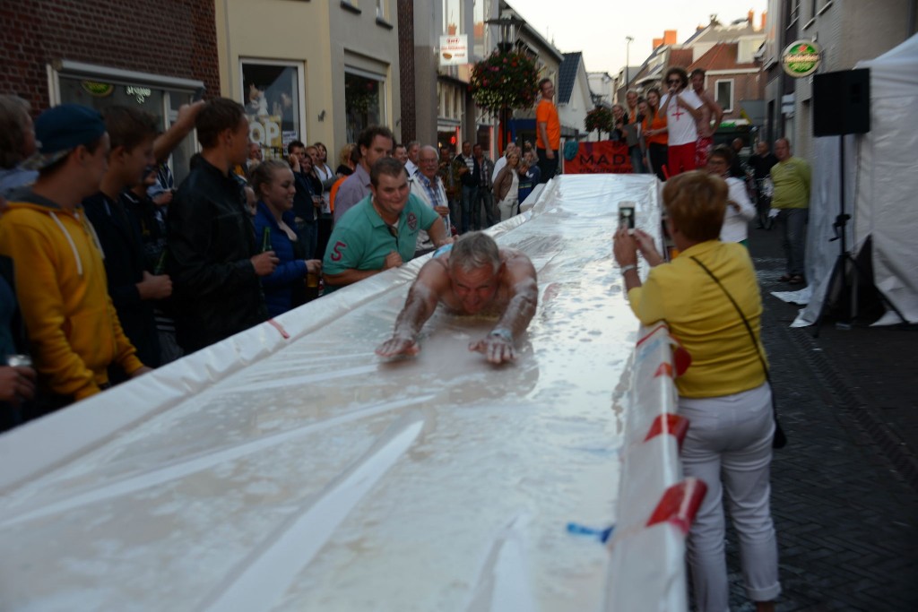 ../Images/Donderdag kermis 520.jpg